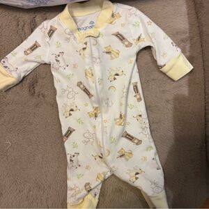 Magnolia Cream and Yellow Hey Diddle Diddle Print Footie